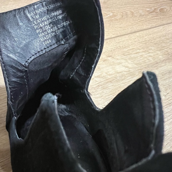 Side slit bootie - Picture 2 of 3